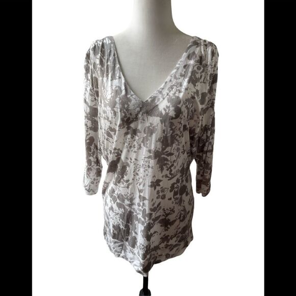 𝅺anthropologie Post stamp v-neck floral drop back tie  3/4 sleeve top Large - Picture 1 of 11